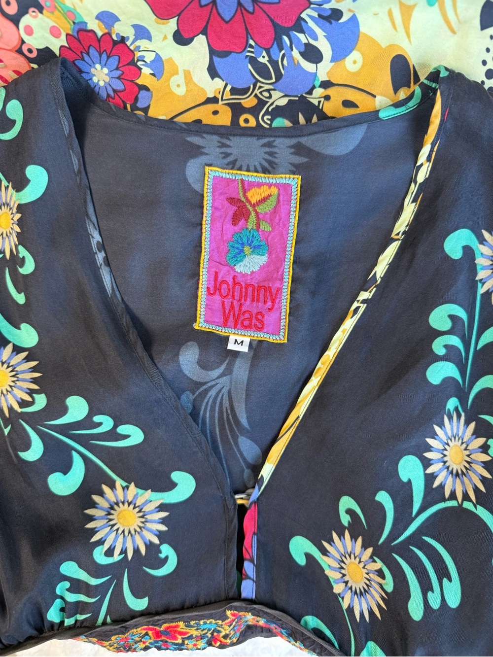 Johnny Was | 100% Silk Floral Plunge V-Neck Belted Boho Tunic Dress Size M - Picture 7 of 10